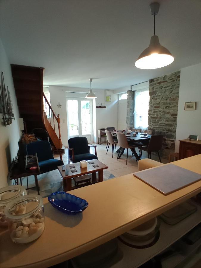 Gite Montoise Genêts Extérieur photo